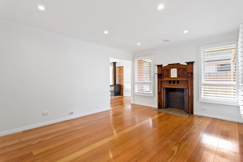 Photo - 26 Carrington Avenue, Seaford VIC 3198 - Image 2