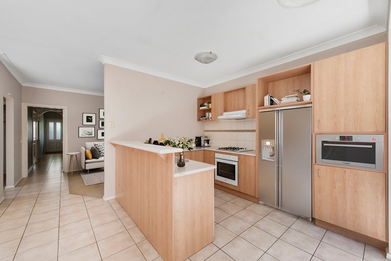 Photo - 26 Cassan Way, Caroline Springs VIC 3023 - Image 7