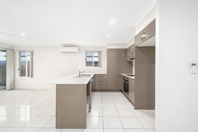 Photo - 26 Celebration Crescent, Griffin QLD 4503 - Image 7