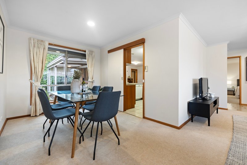 Photo - 2/6 Charles Street, Mount Waverley VIC 3149 - Image 6