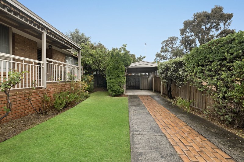 Photo - 2/6 Charles Street, Mount Waverley VIC 3149 - Image 11