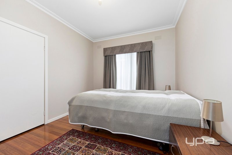 Photo - 26 Chelmsford Crescent, St Albans VIC 3021 - Image 11