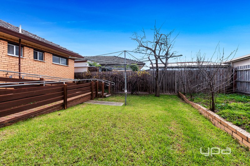 Photo - 26 Chelmsford Crescent, St Albans VIC 3021 - Image 12