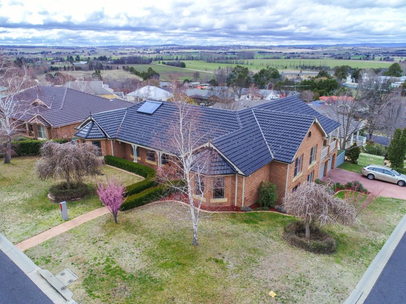 26 Cherrywood Crescent, Llanarth NSW 2795