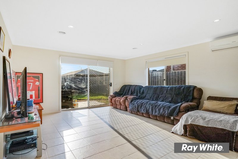 Photo - 26 Claire Way, Tarneit VIC 3029 - Image 7