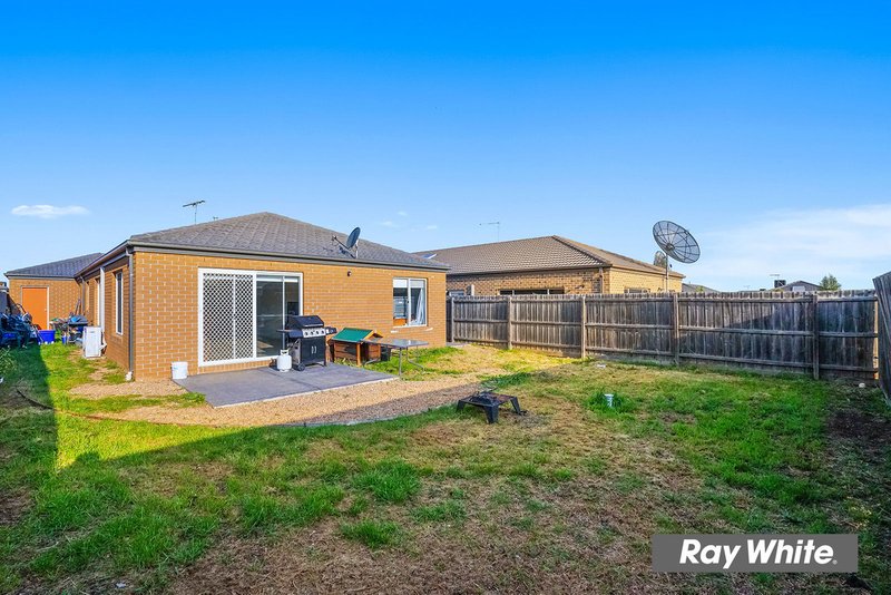 Photo - 26 Claire Way, Tarneit VIC 3029 - Image 16