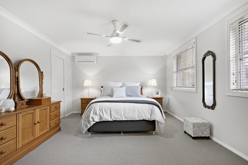 Photo - 26 Clarke Place, Castle Hill NSW 2154 - Image 6