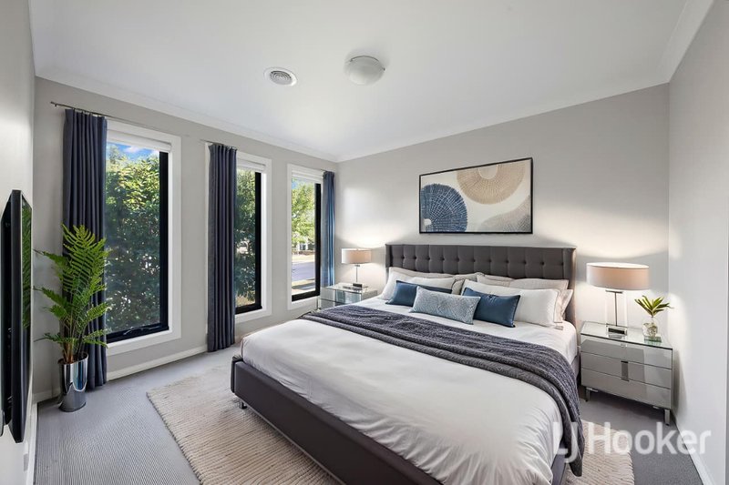 Photo - 26 Clement Way, Melton South VIC 3338 - Image 2