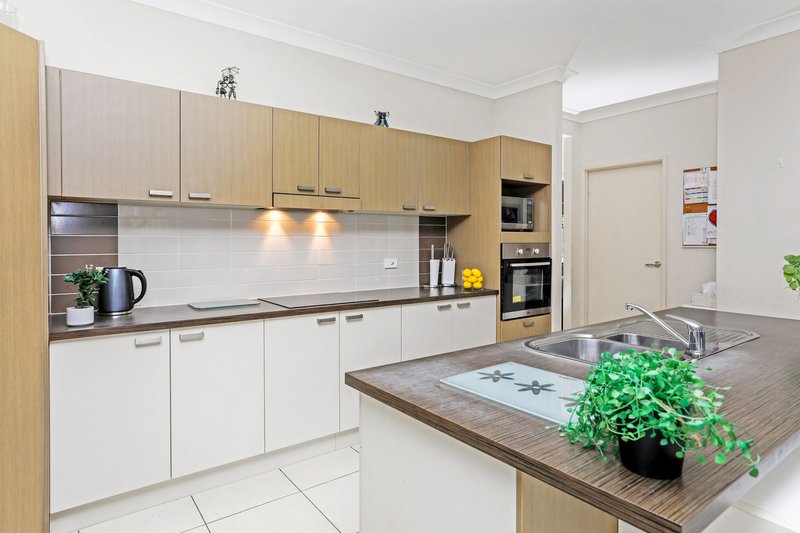 Photo - 26 Cliffdale Street, Bentley Park QLD 4869 - Image 2