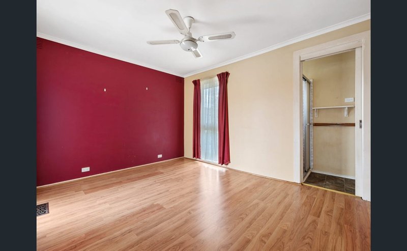 Photo - 26 Clowes Street, Melton South VIC 3338 - Image 2