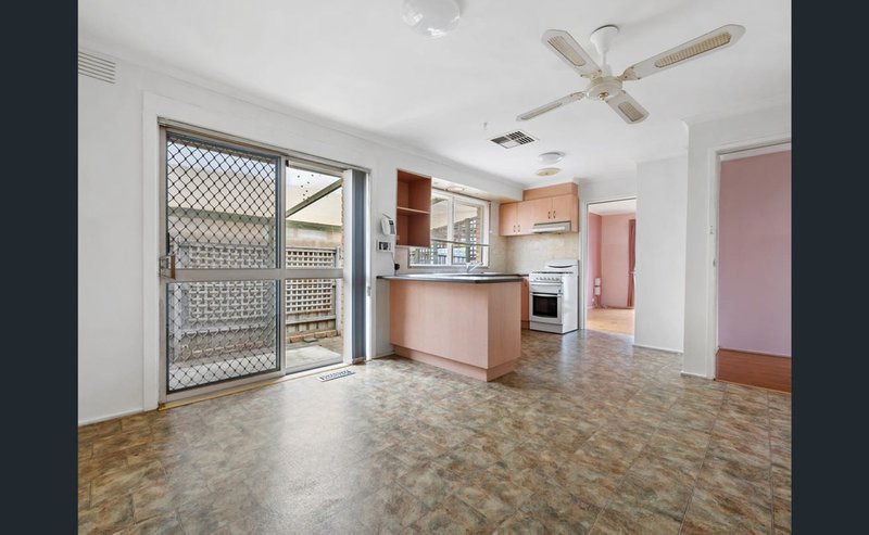 Photo - 26 Clowes Street, Melton South VIC 3338 - Image 5