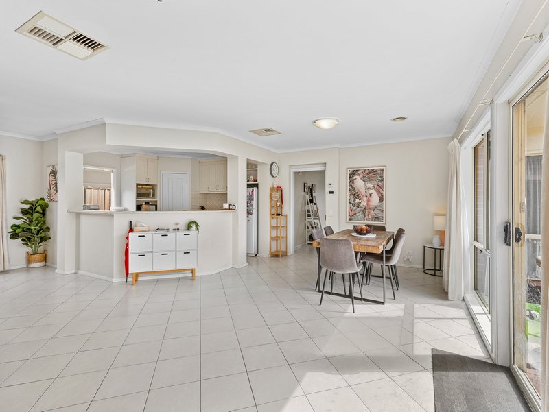 Photo - 26 Collyn-Dale Drive, Wangaratta VIC 3677 - Image 5