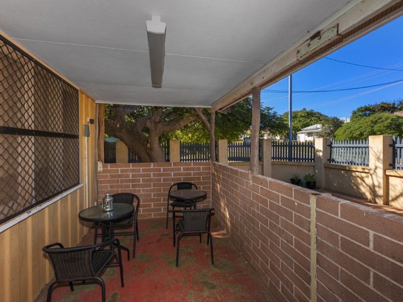 Photo - 26 Conway Street, Beachlands WA 6530 - Image 4