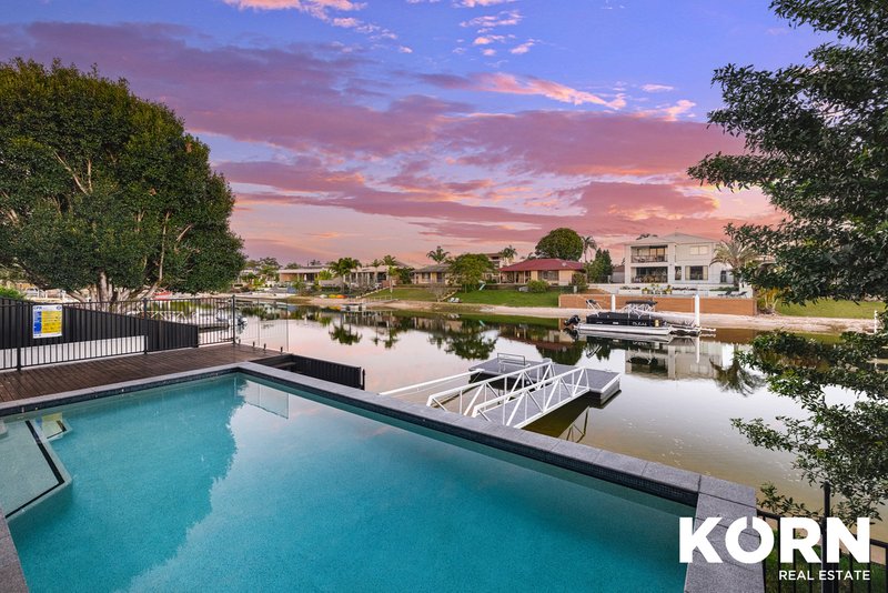 Photo - 26 Coobowie Street, Broadbeach Waters QLD 4218 - Image 2