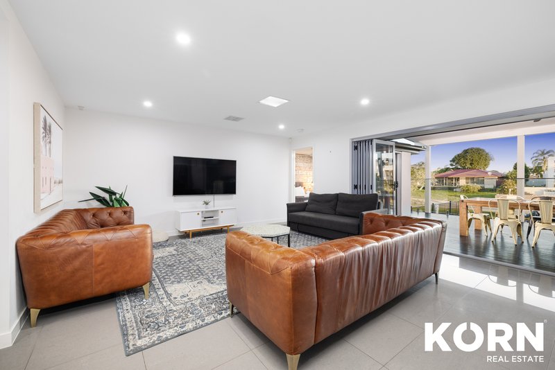 Photo - 26 Coobowie Street, Broadbeach Waters QLD 4218 - Image 7