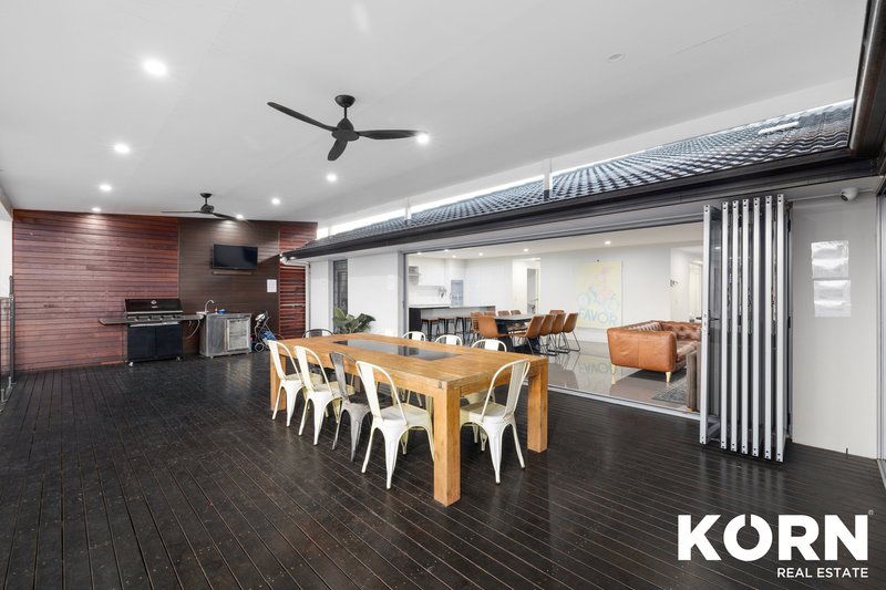 Photo - 26 Coobowie Street, Broadbeach Waters QLD 4218 - Image 10