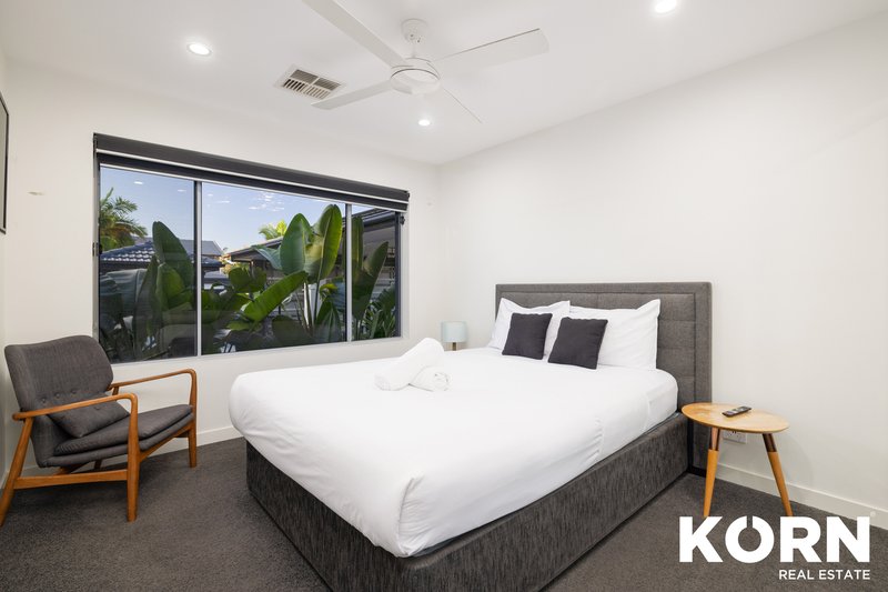 Photo - 26 Coobowie Street, Broadbeach Waters QLD 4218 - Image 16