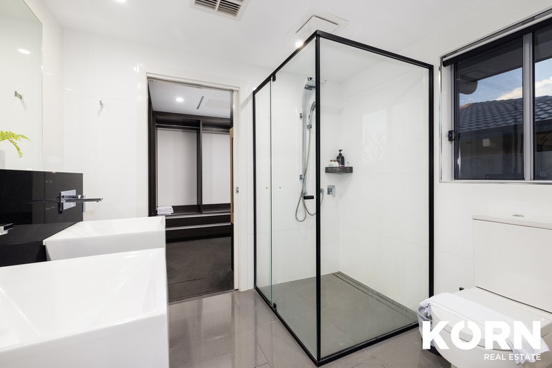 Photo - 26 Coobowie Street, Broadbeach Waters QLD 4218 - Image 19