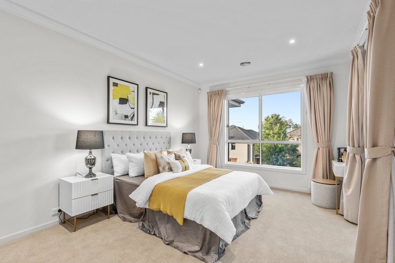 Photo - 26 Cookson Way, Burwood VIC 3125 - Image 5