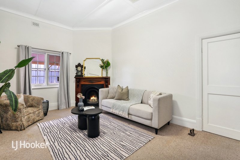 Photo - 26 Corinda Avenue, Kensington Park SA 5068 - Image 4