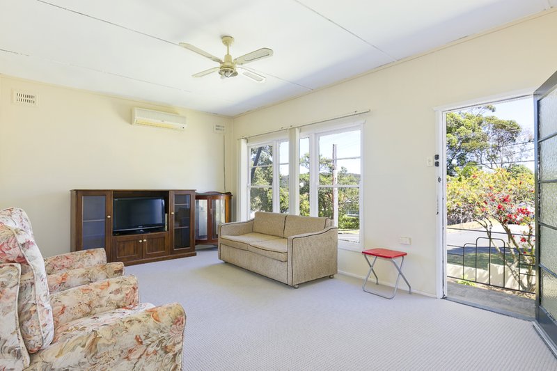 Photo - 26 Cornwell Road, Allambie Heights NSW 2100 - Image 2