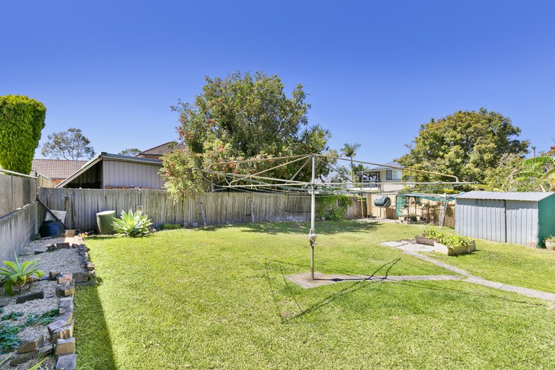 Photo - 26 Cornwell Road, Allambie Heights NSW 2100 - Image 3