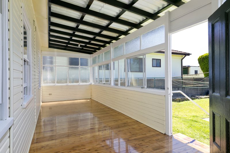 Photo - 26 Cornwell Road, Allambie Heights NSW 2100 - Image 4