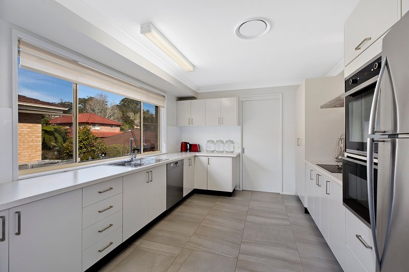 Photo - 2/6 Cotswolds Close, Terrigal NSW 2260 - Image 5