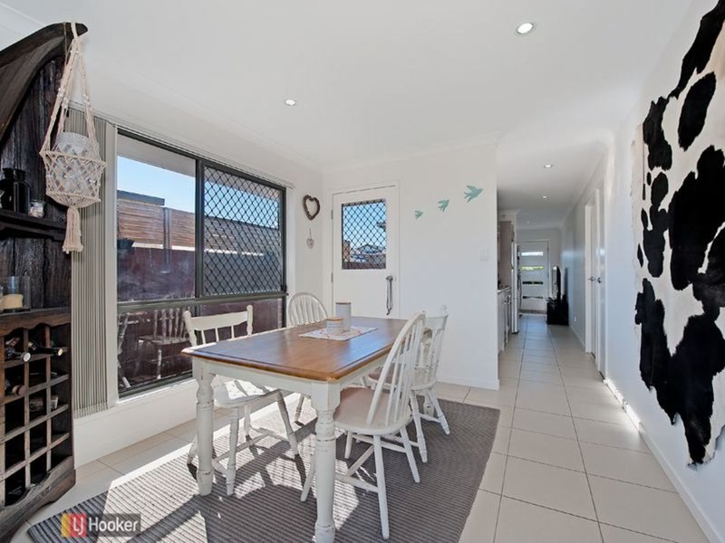 Photo - 2/6 Cowley Street, Mango Hill QLD 4509 - Image 6