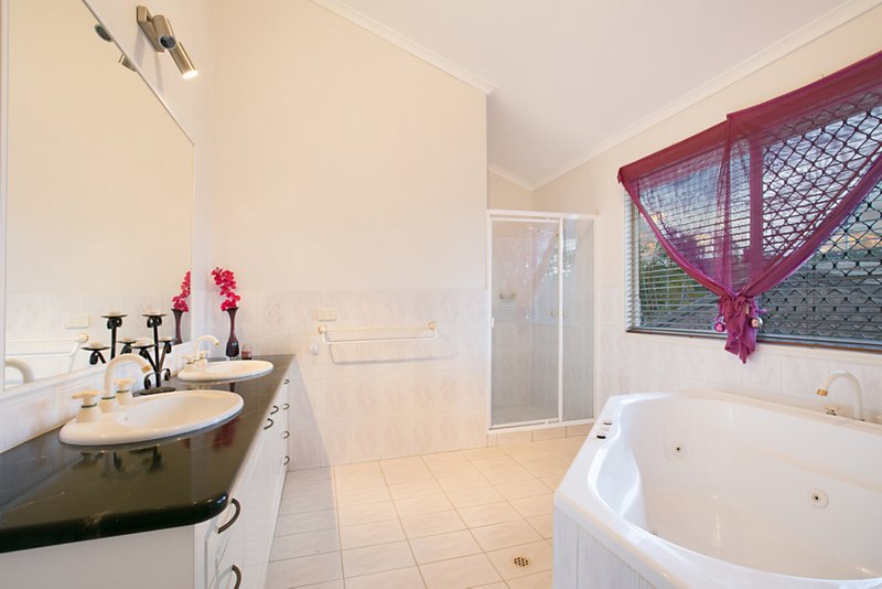 Photo - 26 Cowra Street, Tanah Merah QLD 4128 - Image 10