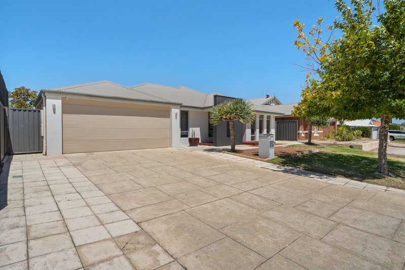 Photo - 26 Cowra Turn, Aveley WA 6069 - Image 4