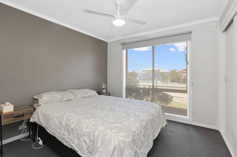 Photo - 26 Cranbourne Drive, Corio VIC 3214 - Image 4