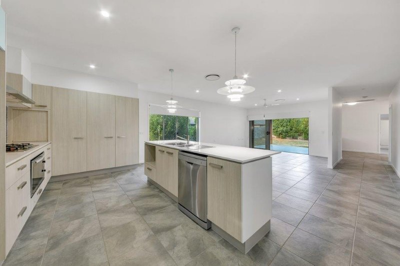 Photo - 26 Creekview Drive, New Auckland QLD 4680 - Image 4