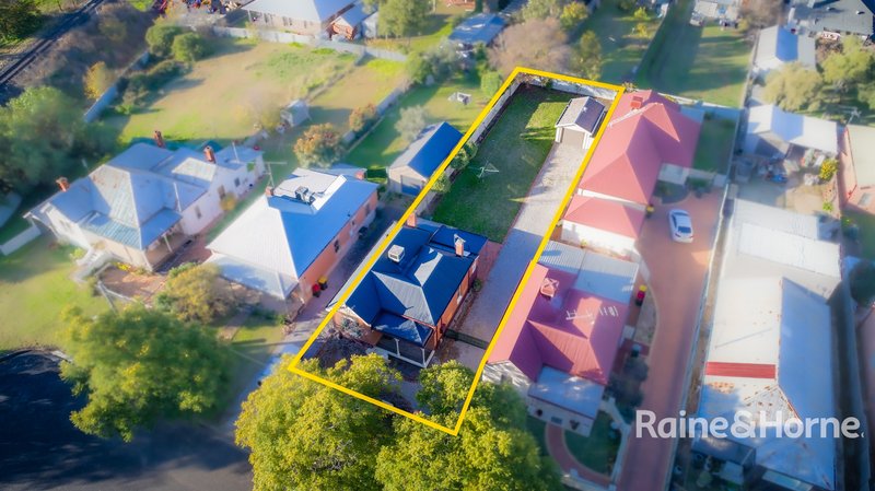 26 Crown Street, Tamworth NSW 2340