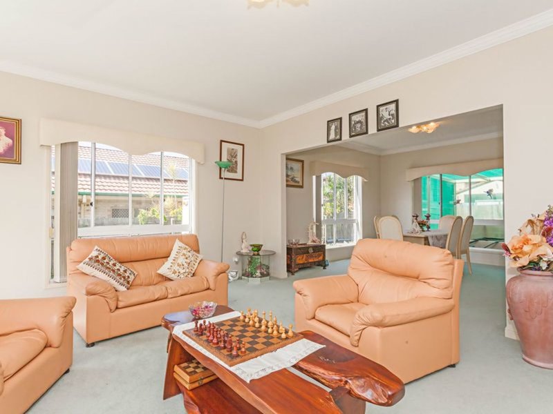 Photo - 26 Cumberland Place, Parkinson QLD 4115 - Image 3