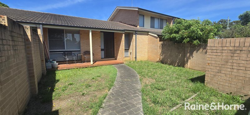 2/6 Cumberland Road, Ingleburn NSW 2565