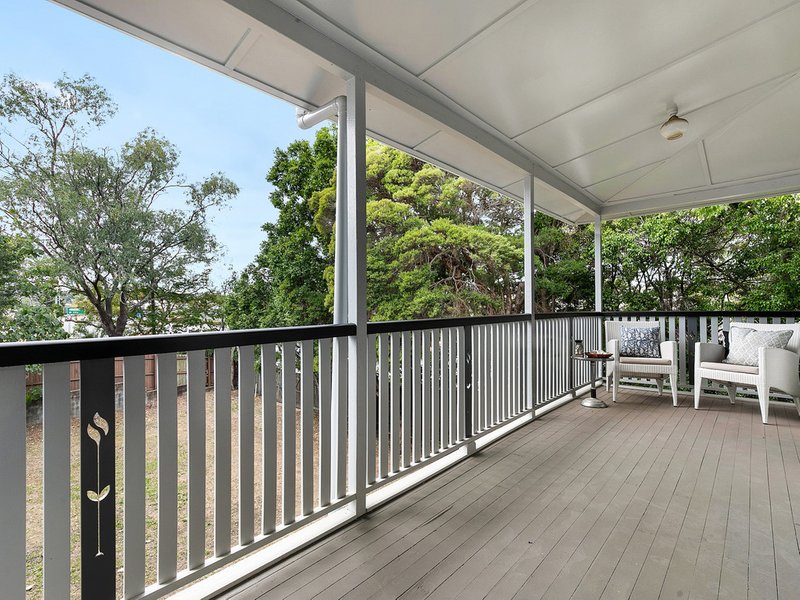 Photo - 26 Curlewis Street, Holland Park West QLD 4121 - Image 19