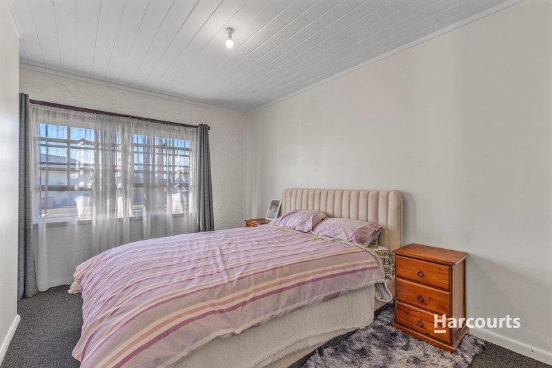 Photo - 26 Deacon Street, Upper Burnie TAS 7320 - Image 9
