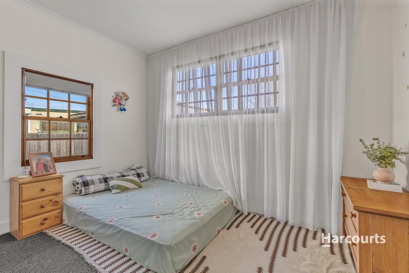 Photo - 26 Deacon Street, Upper Burnie TAS 7320 - Image 10