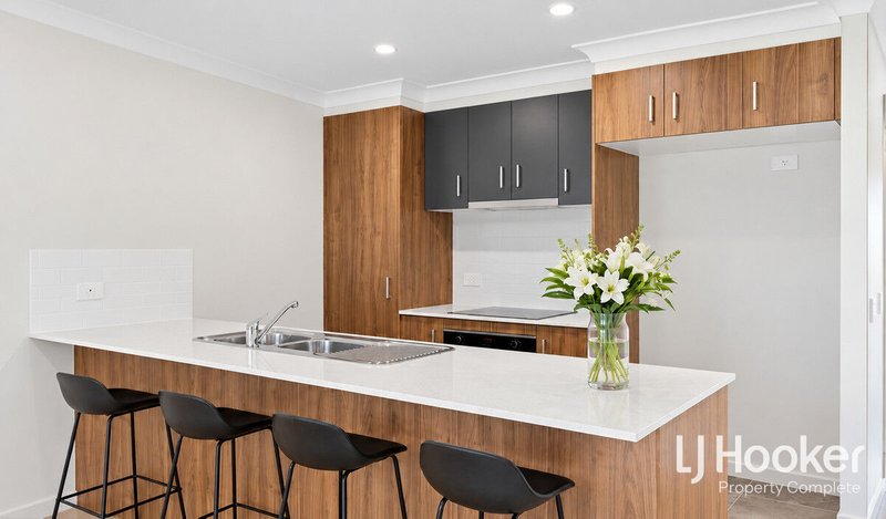 Photo - 26 Diamond Drive, Yarrabilba QLD 4207 - Image 3