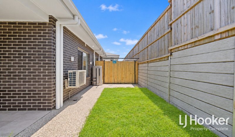Photo - 26 Diamond Drive, Yarrabilba QLD 4207 - Image 11