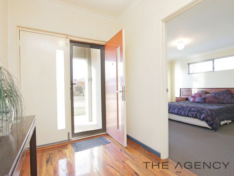 Photo - 26 Dorchester Turn, Canning Vale WA 6155 - Image 3