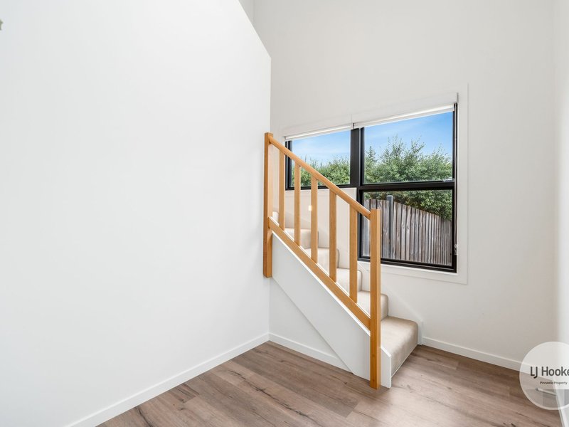 Photo - 2/6 Dowding Crescent, New Town TAS 7008 - Image 12