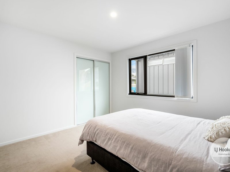 Photo - 2/6 Dowding Crescent, New Town TAS 7008 - Image 19