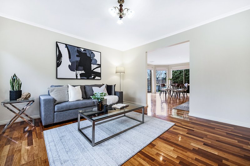 Photo - 2/6 Doynton Parade, Mount Waverley VIC 3149 - Image 2