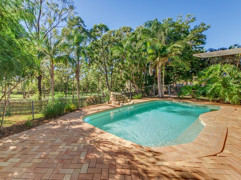 26 Dromana Crescent, Helensvale QLD 4212