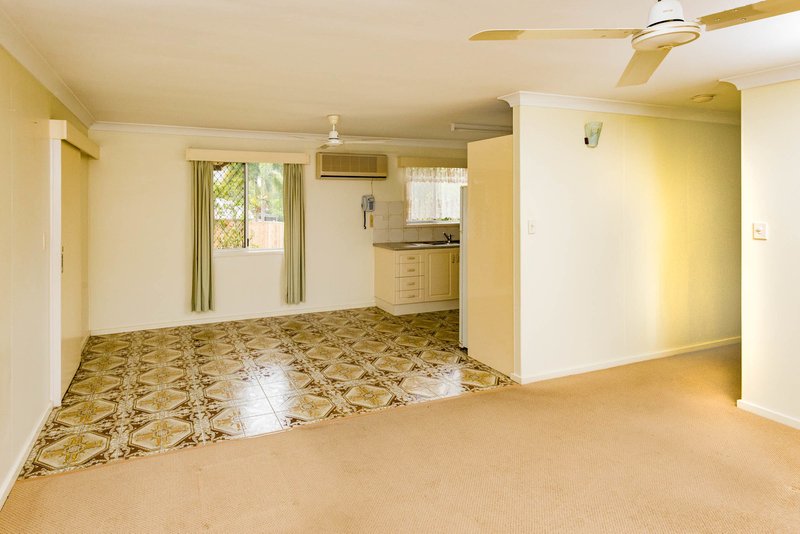 Photo - 26 Duignan Street, Whitfield QLD 4870 - Image 7