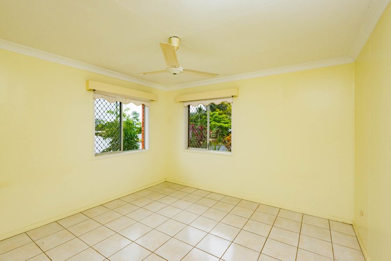 Photo - 26 Duignan Street, Whitfield QLD 4870 - Image 12