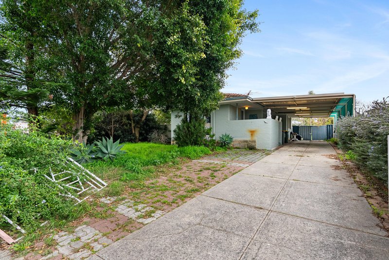 Photo - 26 Edgington Crescent, Koondoola WA 6064 - Image 2