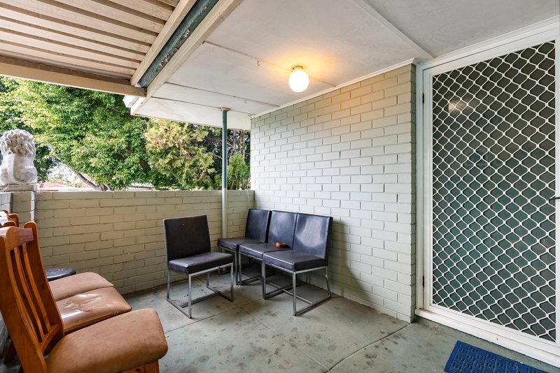 Photo - 26 Edgington Crescent, Koondoola WA 6064 - Image 4